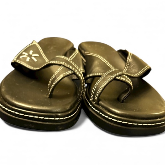 Clarks Black Leather Slide Sandals - Picture 4 of 7